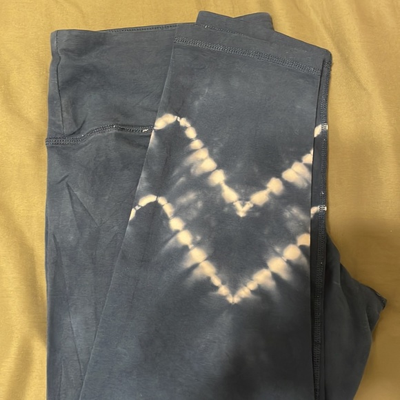 Workout Leggings - Picture 4 of 8